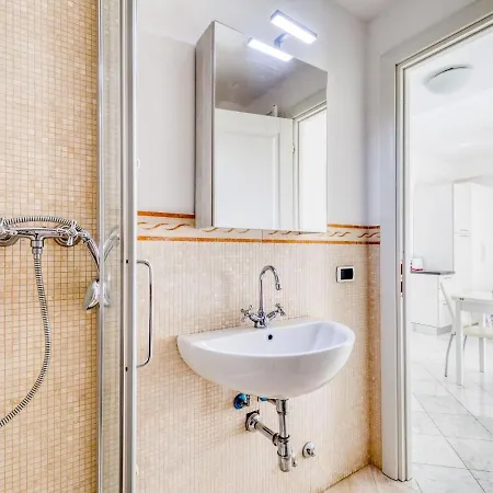 Classy In Near Seabeach Sanremo